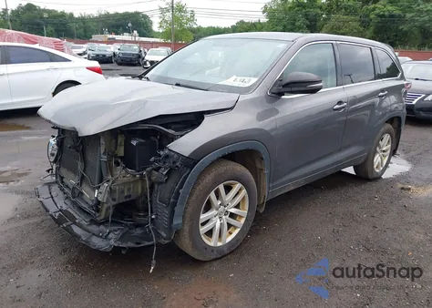 2015 Toyota Highlander Le V6 z USA, uszkodzony, nr VIN 5TDBKRFH5FS118393